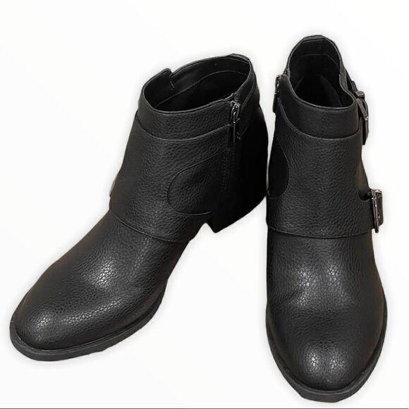 Kenneth Cole Reaction Women's Re-Buckle Booties - Picture 9 of 11
